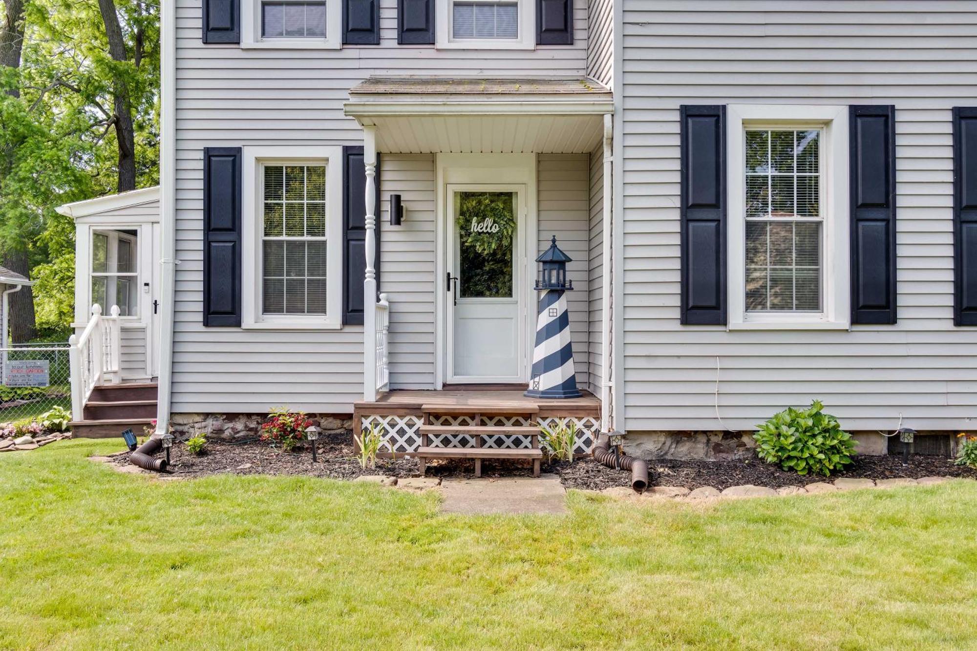 Sodus Point Home - Walkable To Beach! Exterior photo