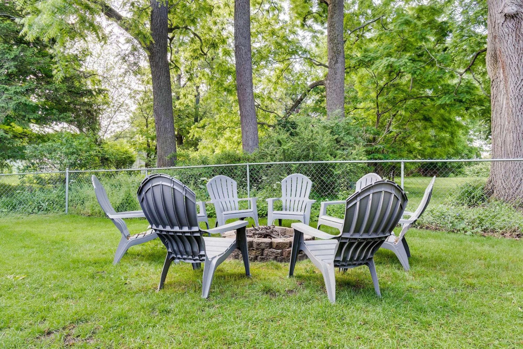 Sodus Point Home - Walkable To Beach! Exterior photo