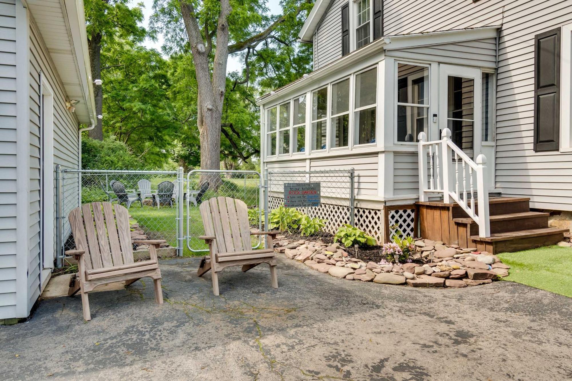 Sodus Point Home - Walkable To Beach! Exterior photo